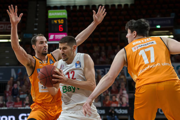 从篮球场到 从篮球场到