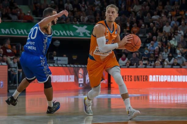 摘得金牌 摘得金牌